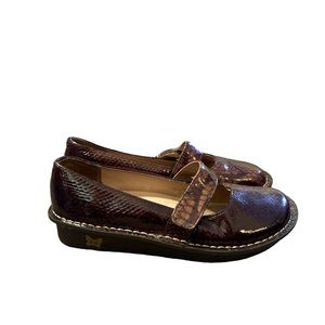 Alegria Mary Jane Brown Embossed Patent Leather Career Professional size 7 US